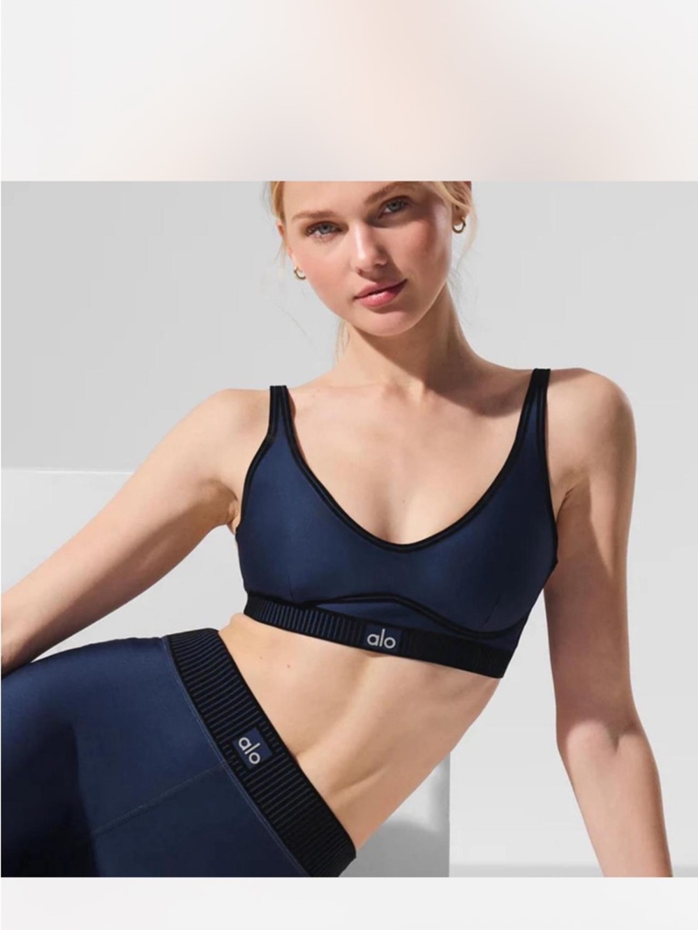 ALO Yoga set of legging and bra